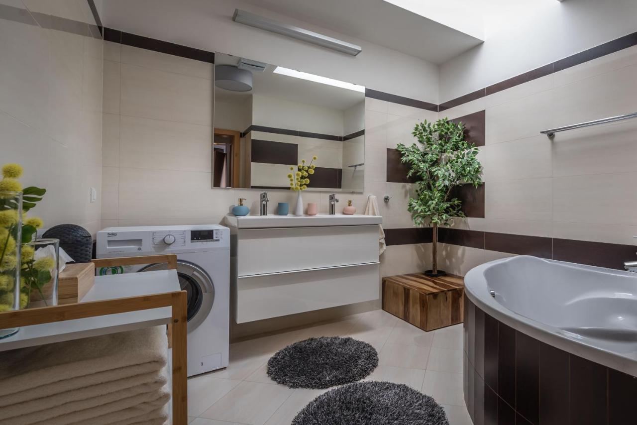 Apartmanica Residence 606 Доновали Екстериор снимка